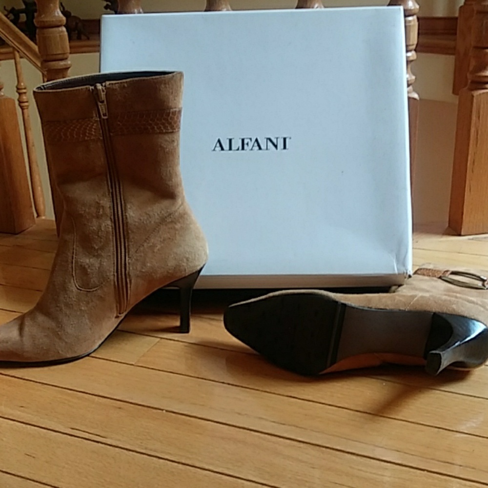 Suede Boots - Picture 6 of 7